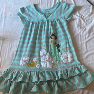 Light green disney store princess dress of princess jasmine size 7/8 kids dress